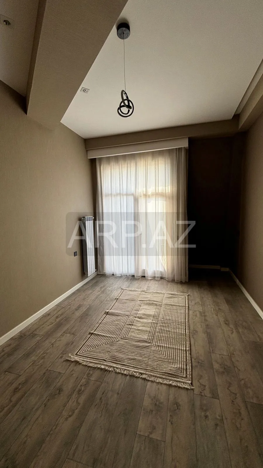 Ağ Şəhərdə 3 otaqlı mənzil kirayə verilir gallery image