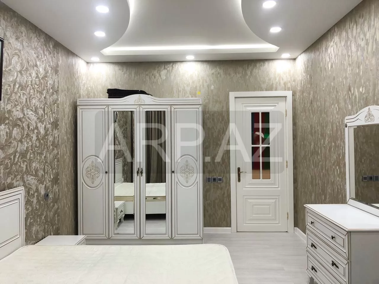 Grand Hyatt-da 3 otaqlı mənzil kirayə verilir gallery image