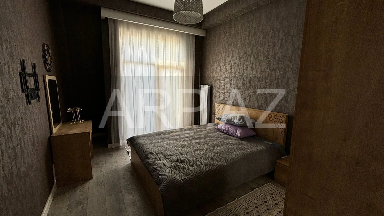 Ağ Şəhərdə 3 otaqlı mənzil kirayə verilir gallery image