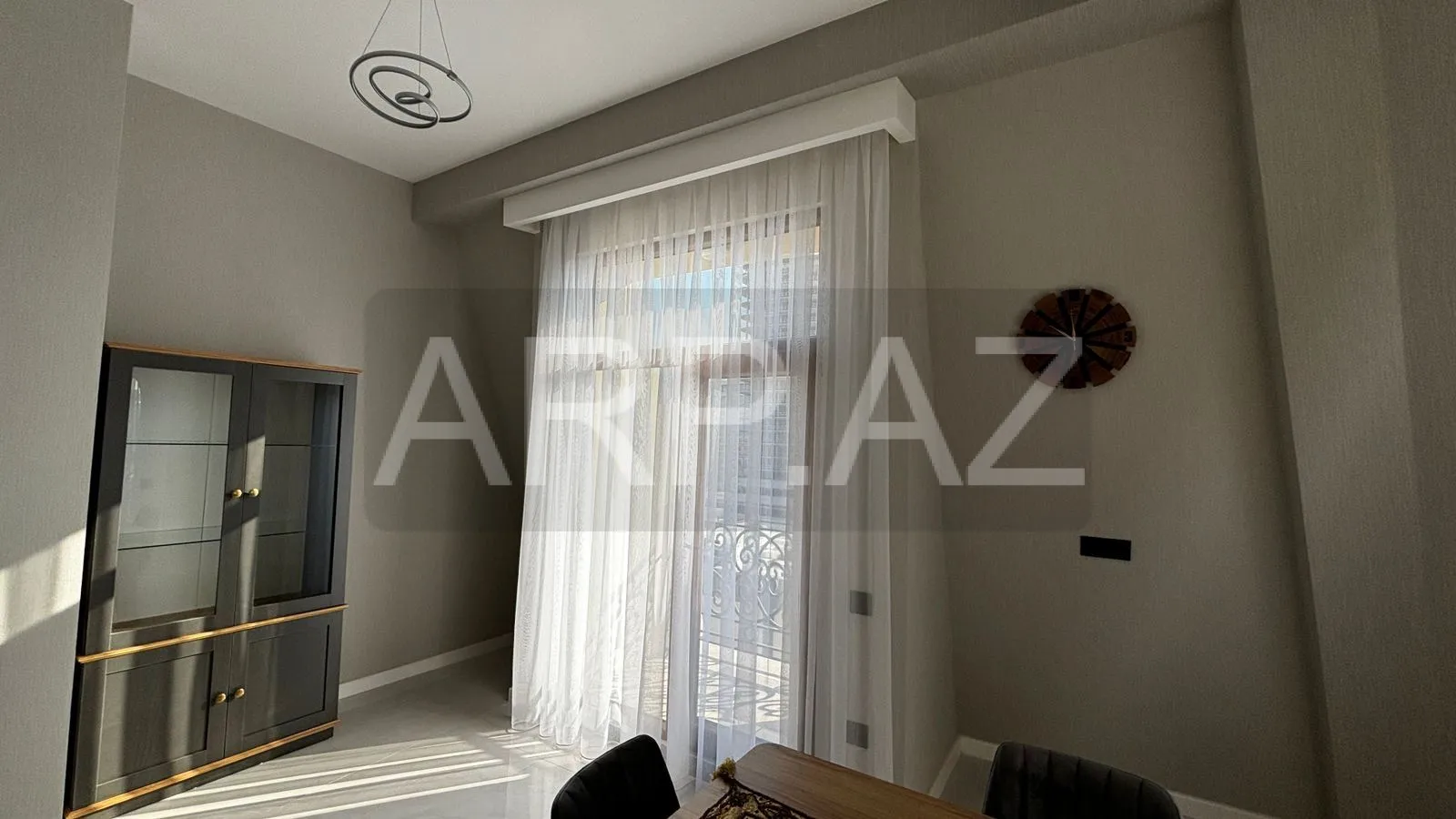 Ağ Şəhərdə 3 otaqlı mənzil kirayə verilir gallery image