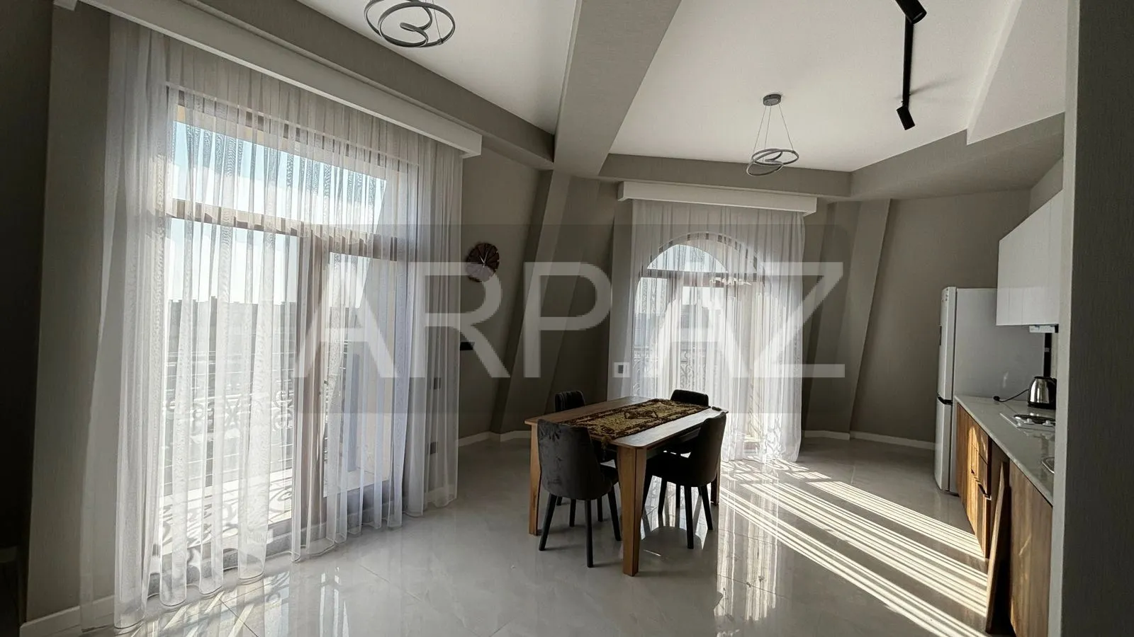 Ağ Şəhərdə 3 otaqlı mənzil kirayə verilir gallery image
